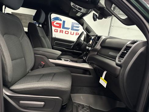 New 2026 RAM 1500 4x4 Crew Cab image 40