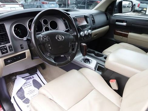 Used 2010 Toyota Tundra Limited image 14