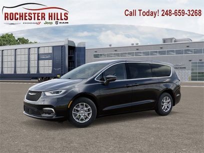 New 2026 Chrysler Pacifica Select