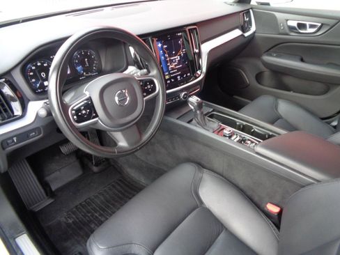 Used 2020 Volvo V60 T5 Cross Country w/ Protection Package Premier image 2