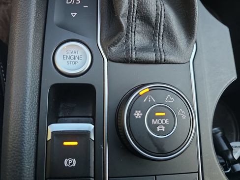 Used 2021 Volkswagen Atlas SE w/ Towing Package AWD/4WD image 29