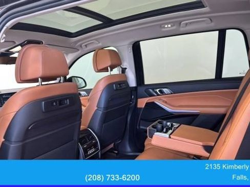 Used 2022 BMW X7 xDrive40i w/ Premium Package AWD/4WD image 40