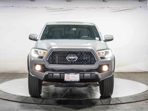 Certified 2018 Toyota Tacoma TRD Off-Road w/ Technology Package AWD/4WD image 7