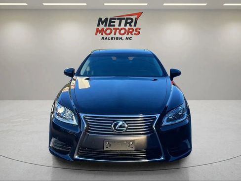 Used 2014 Lexus LS 460 AWD image 3