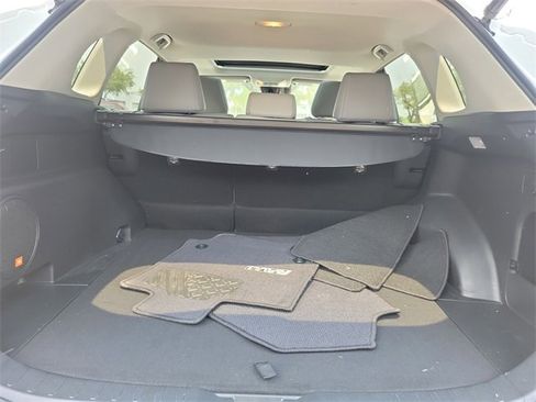 Used 2020 Toyota RAV4 XLE Premium image 5