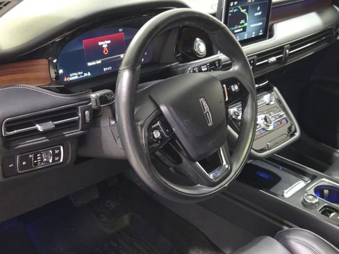 Used 2022 Lincoln Corsair Reserve w/ Equipment Group 201A AWD/4WD image 3