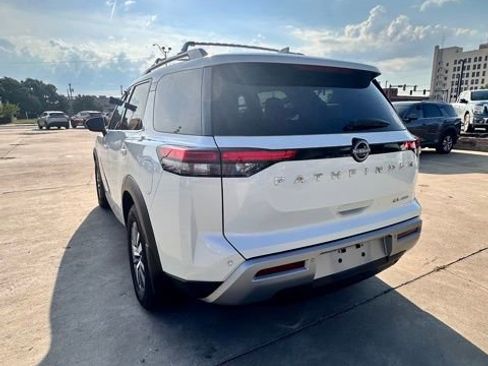 Certified 2022 Nissan Pathfinder SL AWD/4WD image 10