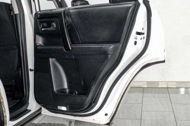 Used 2020 Toyota 4Runner TRD Off-Road AWD/4WD image 49