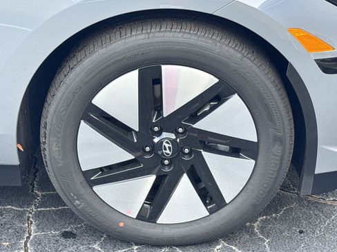 New 2025 Hyundai Ioniq 6 SE image 12