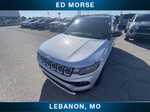 Used 2025 Jeep Compass Limited AWD/4WD image 19
