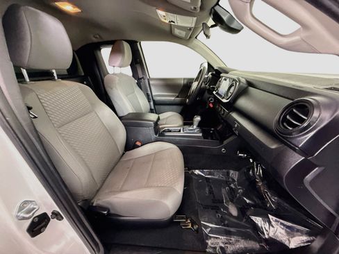 Used 2021 Toyota Tacoma SR RWD image 28