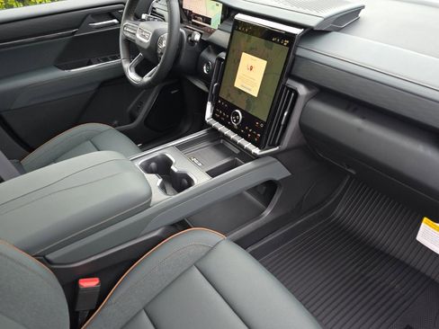 New 2026 GMC Acadia AT4 w/ Luxury Package image 15