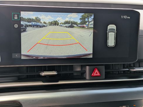 Used 2025 Kia Carnival FWD image 37