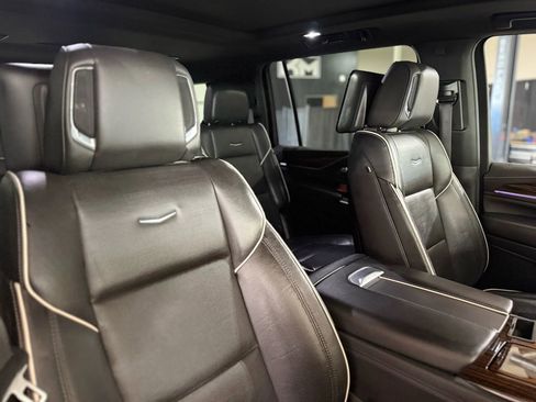Used 2021 Cadillac Escalade ESV Premium Luxury image 16
