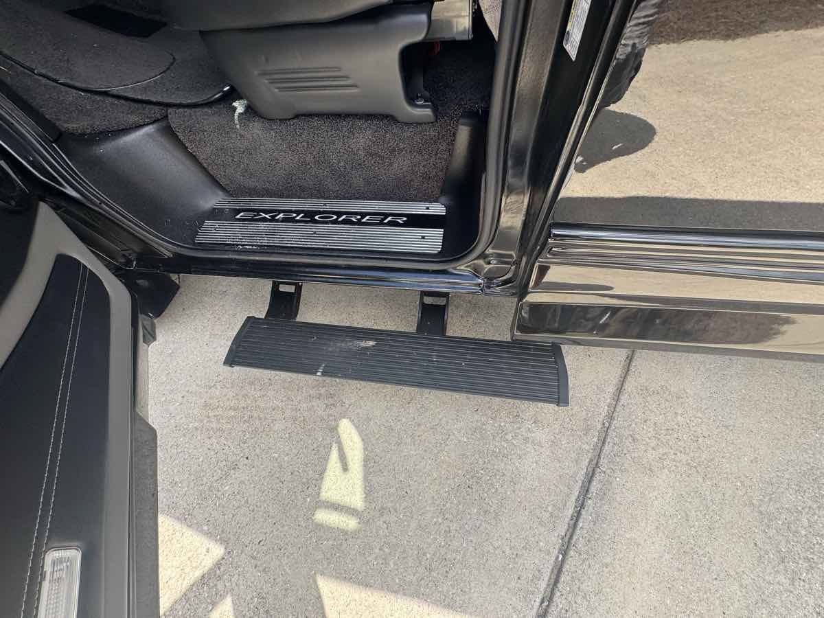 Used 2021 Chevrolet Express 2500 w/ Enhanced Convenience Package RWD image 19