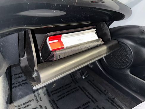 Used 2019 Toyota Prius LE image 27