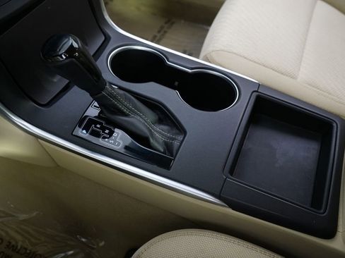 Used 2016 Toyota Camry LE FWD image 31