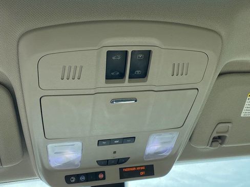 Used 2020 Buick Envision Essence image 30