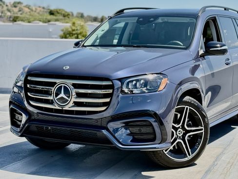 New 2026 Mercedes-Benz GLS 450 4MATIC image 3