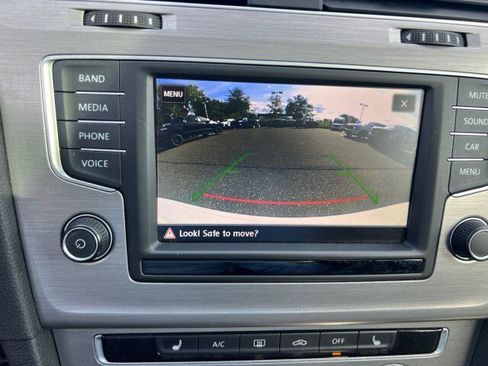Used 2017 Volkswagen Golf Wolfsburg Edition FWD image 15