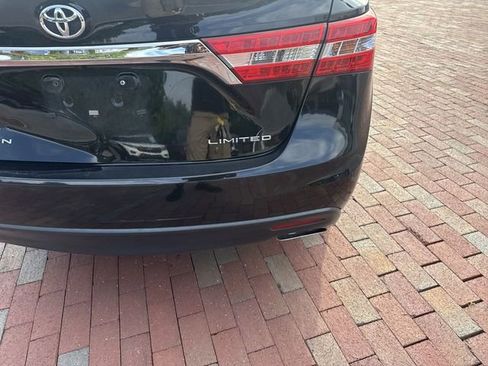 Used 2014 Toyota Avalon Limited FWD image 12