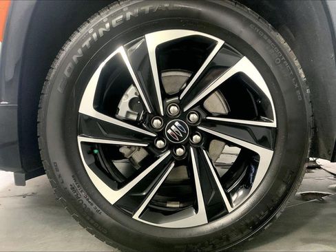 Used 2025 Buick Enclave Sport Touring AWD/4WD image 9