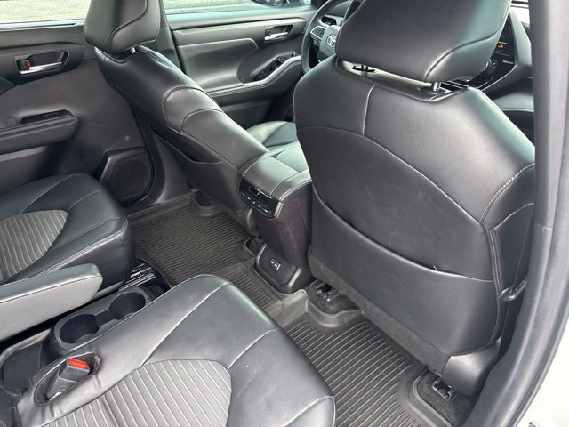 Used 2024 Toyota Highlander XSE AWD/4WD image 17