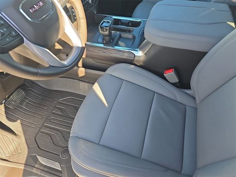New 2026 GMC Sierra 1500 SLT w/ SLT Premium Package image 15