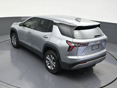 Used 2026 Chevrolet Equinox LT image 19