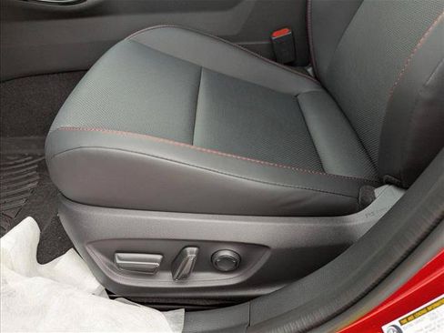 New 2025 Toyota Prius Plug-In Hybrid FWD image 4