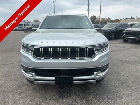 Used 2024 Jeep Wagoneer Series II w/ Flexible Seating Group AWD/4WD image 8