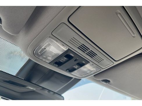 Used 2018 Honda Odyssey EX-L image 25