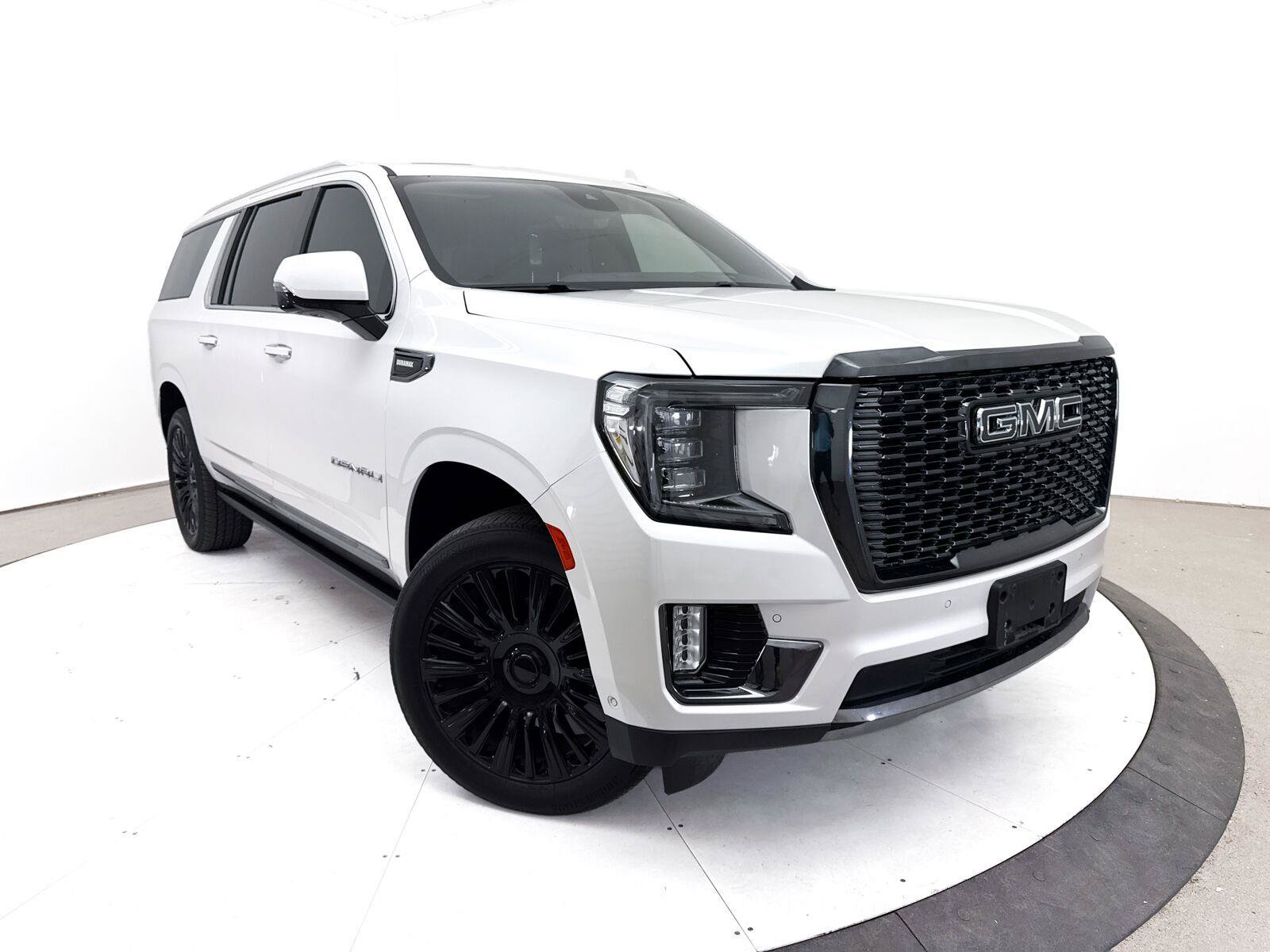 Used 2024 GMC Yukon XL Denali Ultimate AWD/4WD image 1