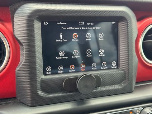 Used 2020 Jeep Wrangler Unlimited Rubicon w/ LED Lighting Group AWD/4WD image 32