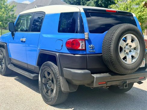 Used 2007 Toyota FJ Cruiser 2WD image 5