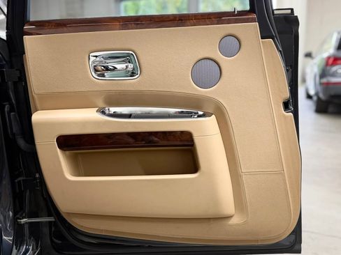 Used 2011 Rolls-Royce Ghost RWD image 40