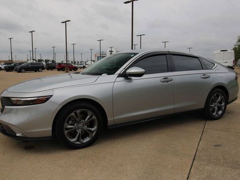 Used 2024 Honda Accord EX image 17