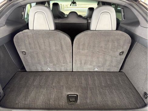 Used 2018 Tesla Model X 75D image 13