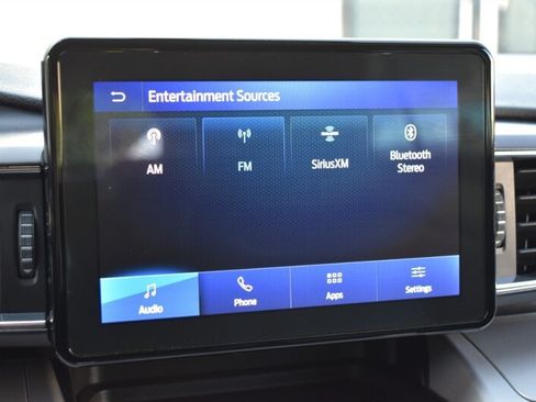 Used 2024 Ford Explorer XLT w/ Equipment Group 202A AWD/4WD image 21