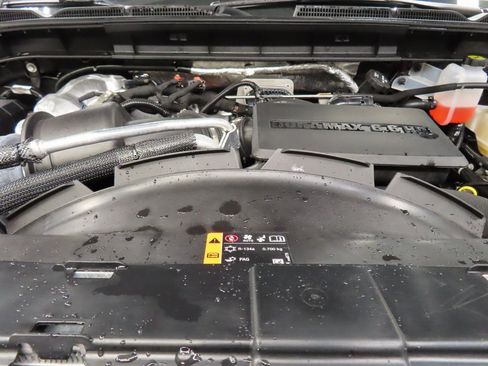 Used 2024 GMC Sierra 2500 SLT w/ SLT Premium Package image 32