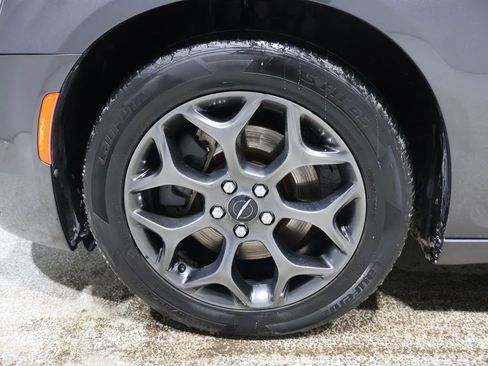 Certified 2018 Chrysler 300 S w/ 300S Premium Group image 9