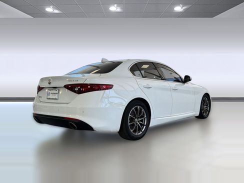 Used 2019 Alfa Romeo Giulia RWD image 9