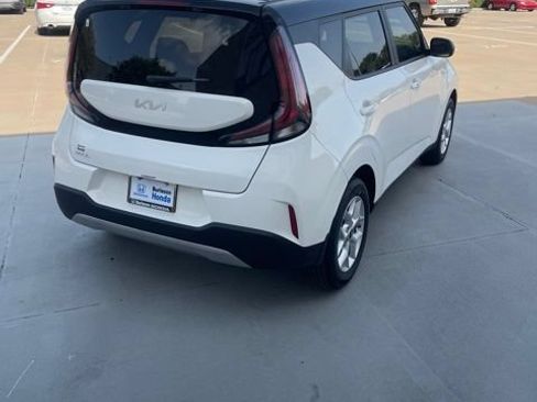 Used 2025 Kia Soul S FWD image 6