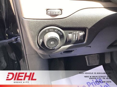 Used 2017 Jeep Cherokee Limited AWD/4WD image 26