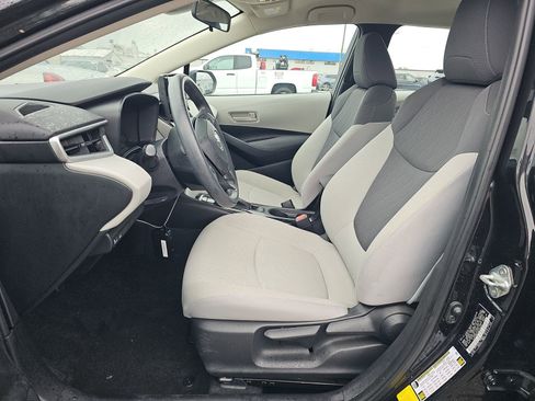 Used 2022 Toyota Corolla LE image 10