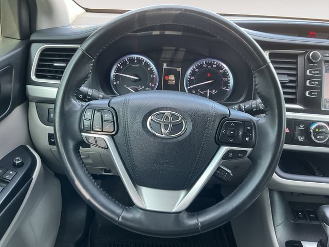 Used 2018 Toyota Highlander XLE AWD/4WD image 13