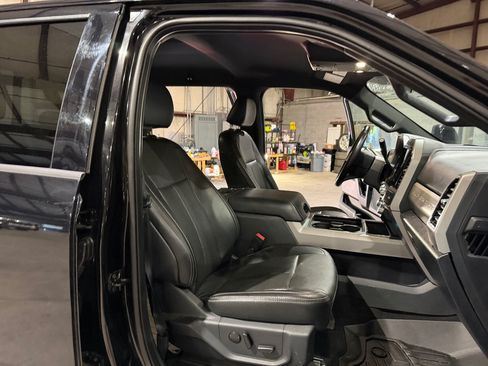 Used 2022 Ford F250 Lariat w/ Lariat Ultimate Package AWD/4WD image 27