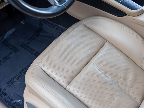 Used 2021 Porsche Macan image 28