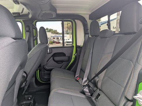 New 2025 Jeep Gladiator Willys image 14