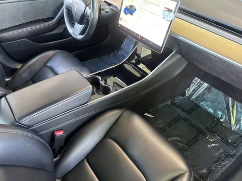 Used 2018 Tesla Model 3 Long Range RWD image 32